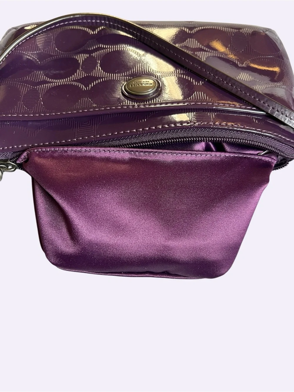 Coach Peyton Liquid Gloss Purple Patent Leather Signature Wristlet (F52078)